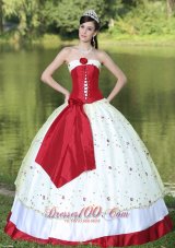 Flower Decorate Strapless Quinceanera Dress Neckline White Satin