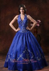 Halter Dresses for A Quince With Embroidery Decorate Organza