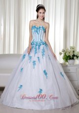 White Ball Gown Sweetheart Appliques Sweet 16 Dresses