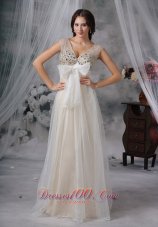 Elegant White Prom Holiday Gown V-neck Beaded Tulle