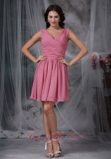 Mini-length Rose Pink Empire V-neck Dama Dresses