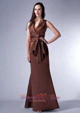 Brown Cloumn V-neck Bridesmaid Dress Satin Ruch