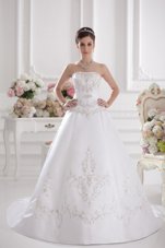 Nice White A-line Satin Strapless Sleeveless Embroidery Zipper Wedding Dress Brush Train