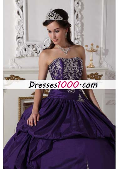 Strapless Purple Ruched Taffeta Embroidery Quinceanera Dress