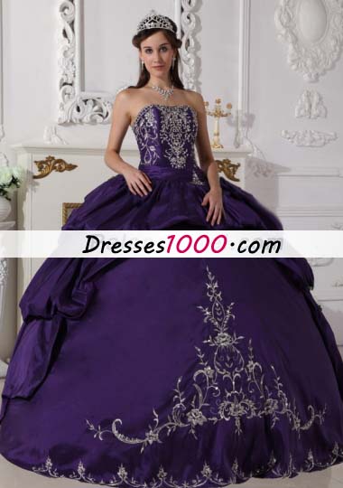 Strapless Purple Ruched Taffeta Embroidery Quinceanera Dress