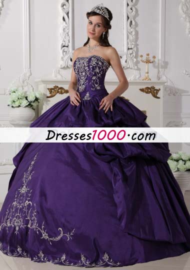 Strapless Purple Ruched Taffeta Embroidery Quinceanera Dress