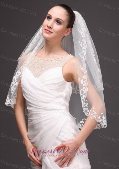 Lace Applique Two-tiered Tulle Wedding Veil