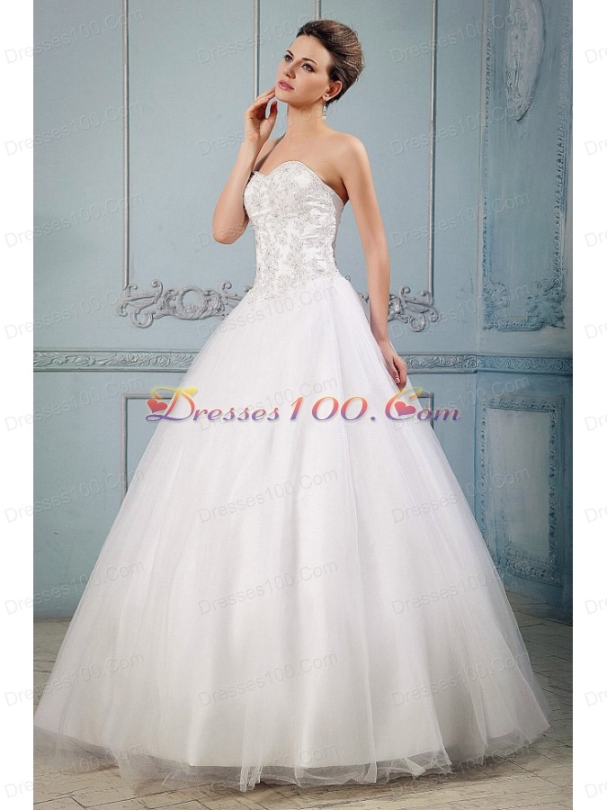 Sweetheart Appliques Wedding Dress With Clasp Handle Back
