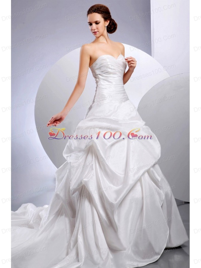 2013 Wedding Dress Romantic Pleats Pick-ups Chapel