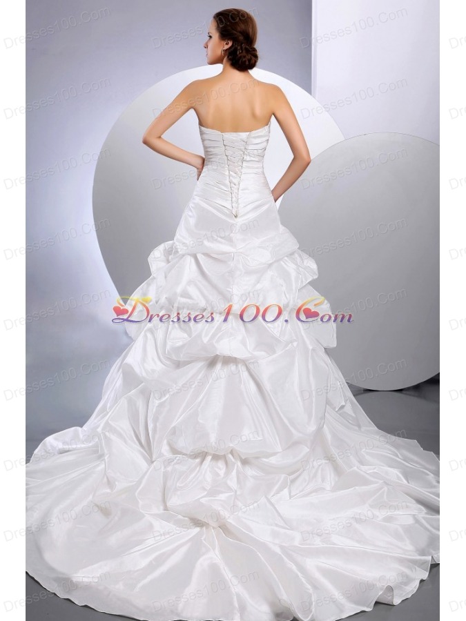 2013 Wedding Dress Romantic Pleats Pick-ups Chapel