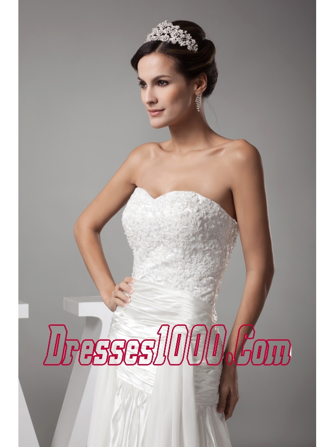A-line Sweetheart Court Train Appliques Wedding Dress