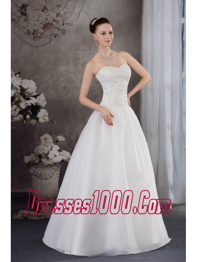 A-line Sweetheart Organza Appliques With Beading Wedding Dress