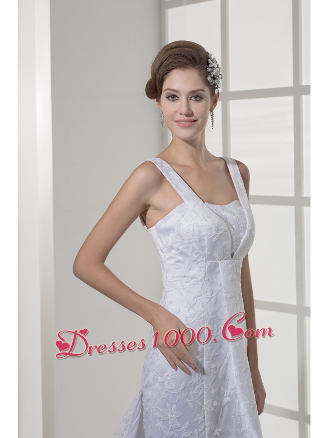 2013 Square Neck Lace Wedding Dress With Court Train