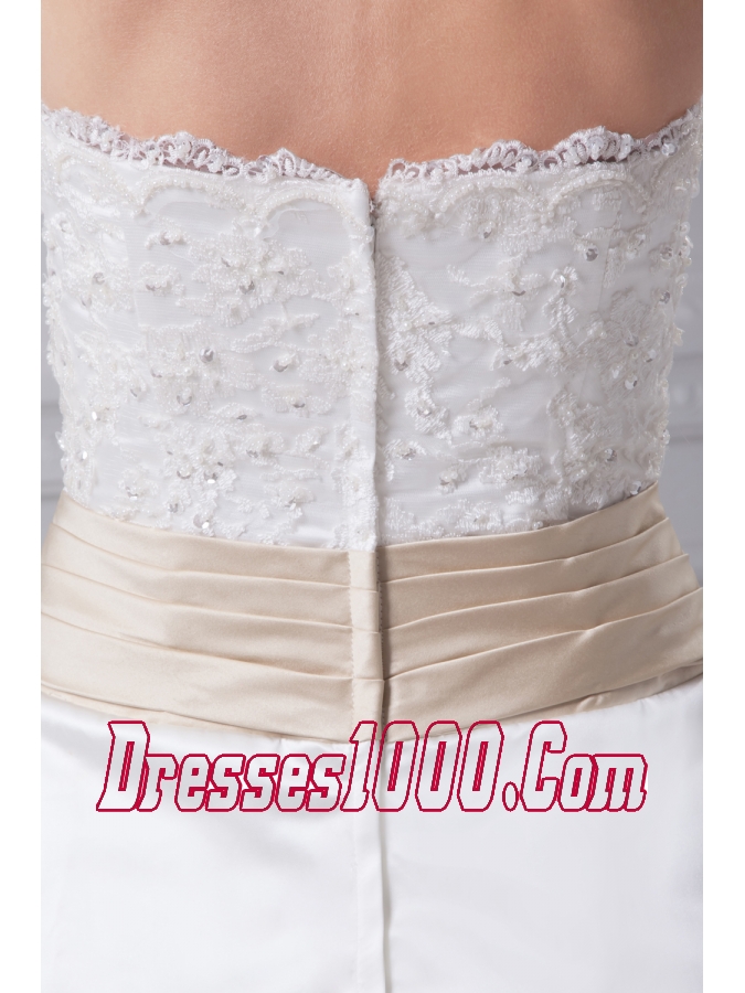 Appliques A-Line Court Train Strapless Ivory Wedding Dress