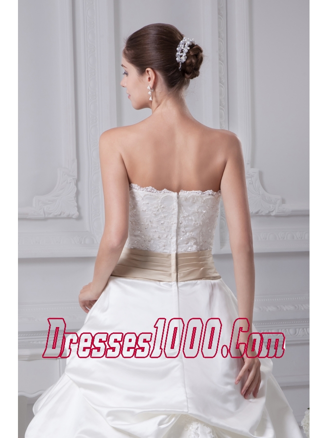 Appliques A-Line Court Train Strapless Ivory Wedding Dress
