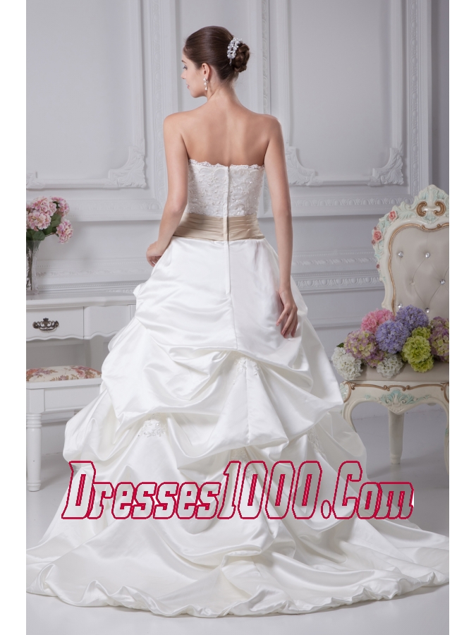 Appliques A-Line Court Train Strapless Ivory Wedding Dress