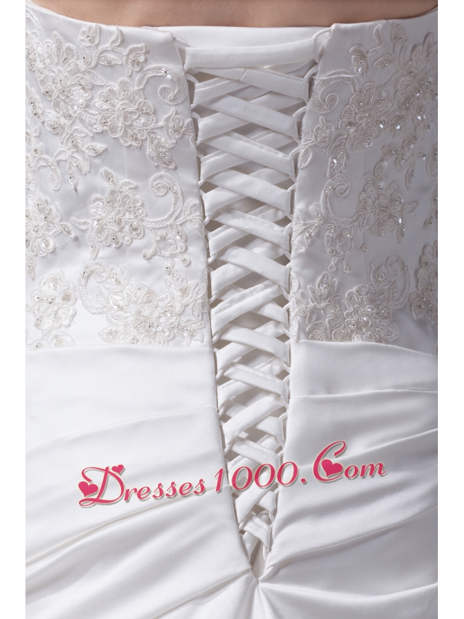 Appliques A-line Court Train Strapless Wedding Dress