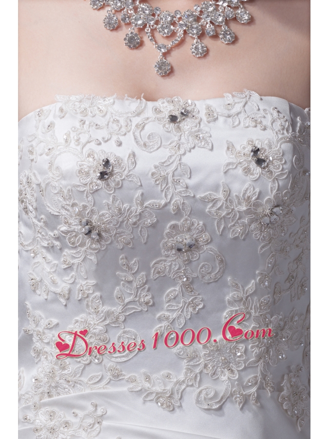 Appliques A-line Court Train Strapless Wedding Dress