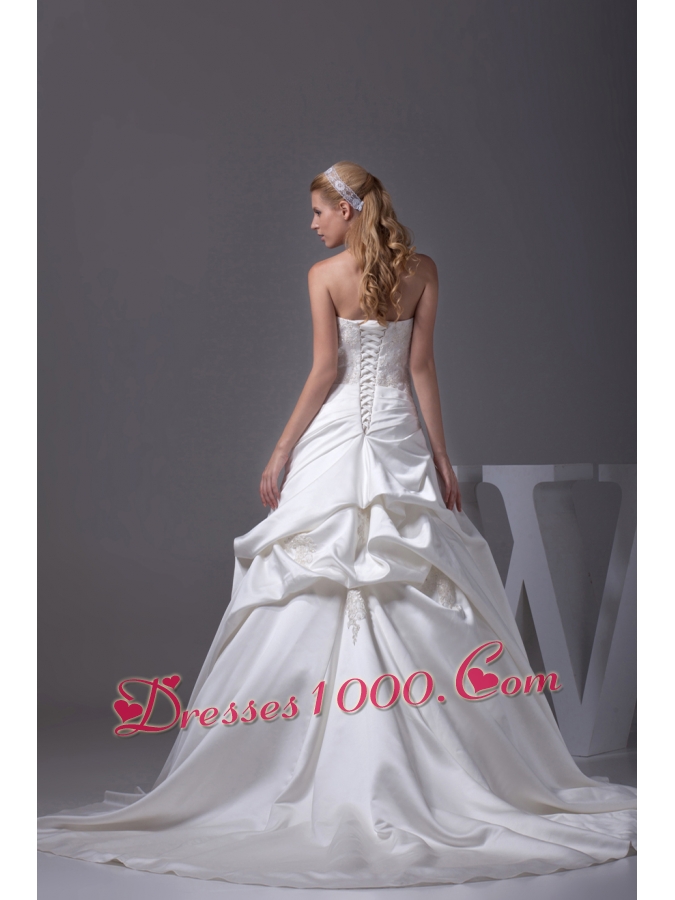 Appliques A-line Court Train Strapless Wedding Dress