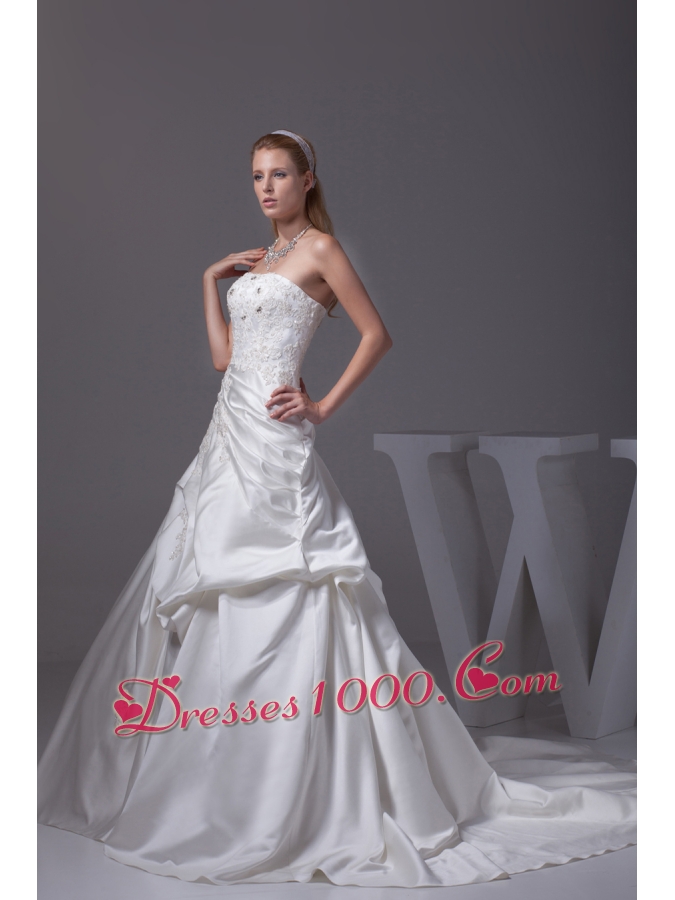 Appliques A-line Court Train Strapless Wedding Dress