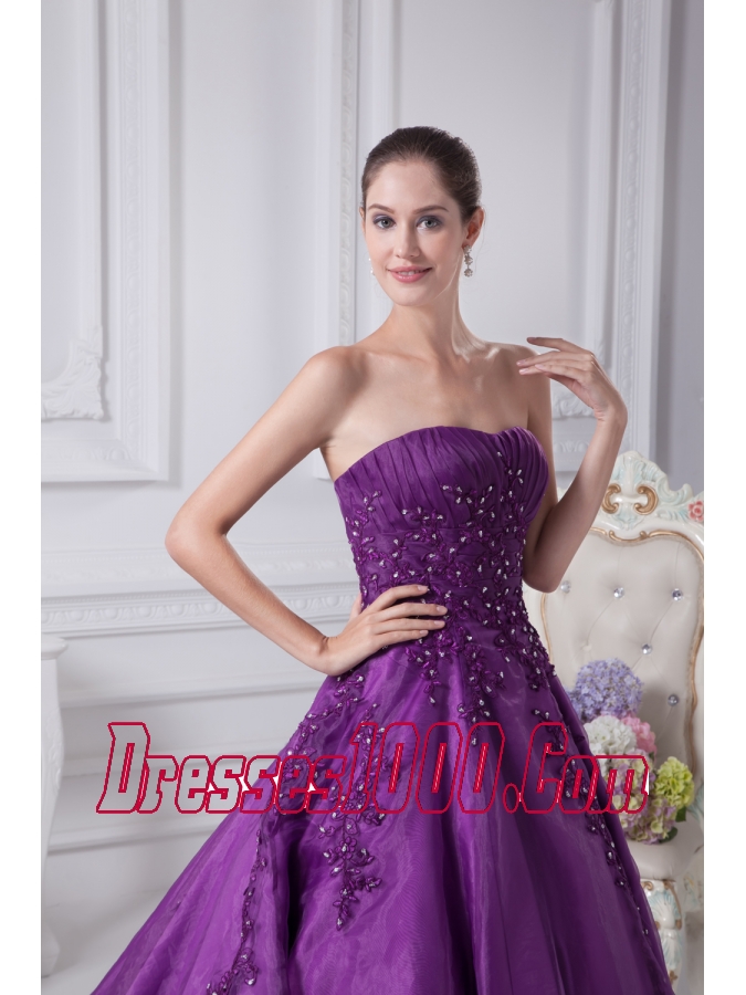 Appliques Sweetheart A-Line Chapel Train Wedding Dress in Purple