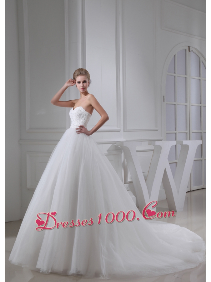 Appliques With Lace Sweetheart Ball Gown Chapel Train Wedding Dress