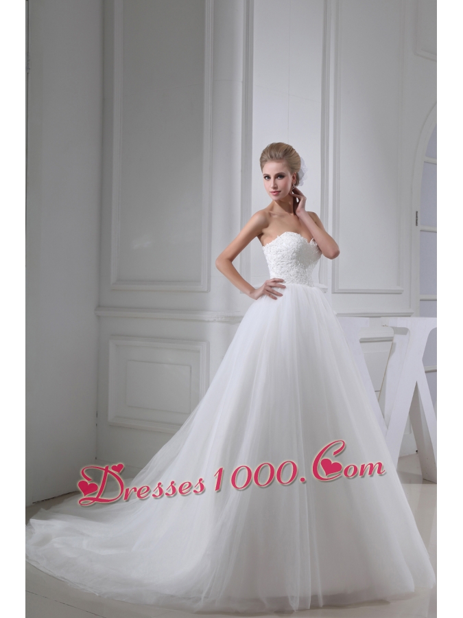Appliques With Lace Sweetheart Ball Gown Chapel Train Wedding Dress