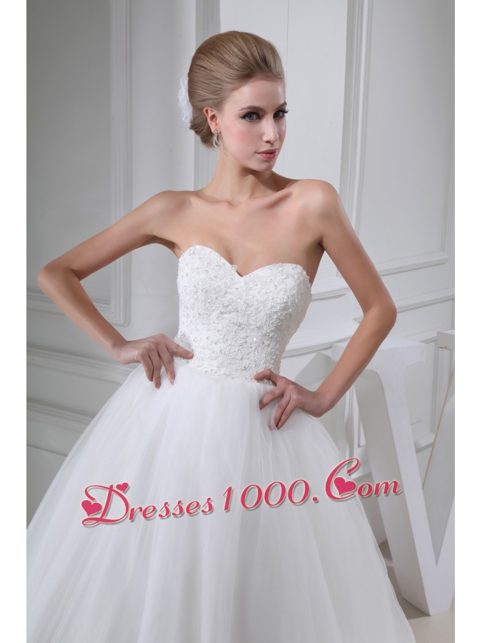 Appliques With Lace Sweetheart Ball Gown Chapel Train Wedding Dress