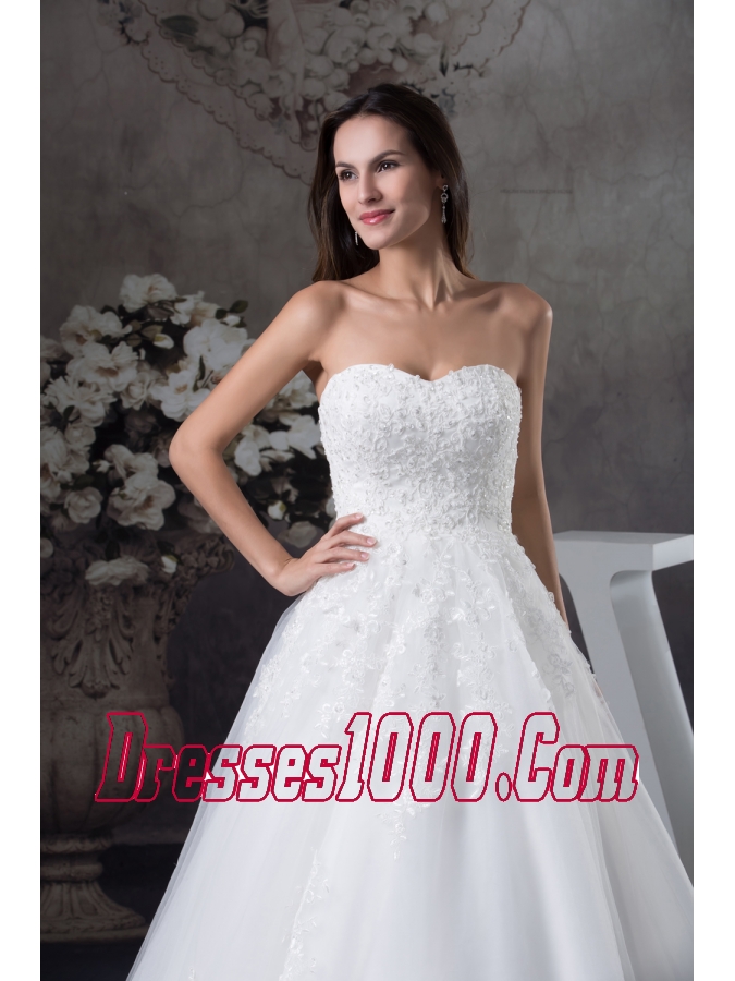 A-line Sweetheart Appliques Tulle Wedding Dress