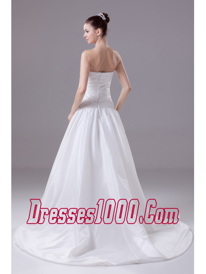 Appliques A-line / Princess Wedding Dress With Pleats Court Train