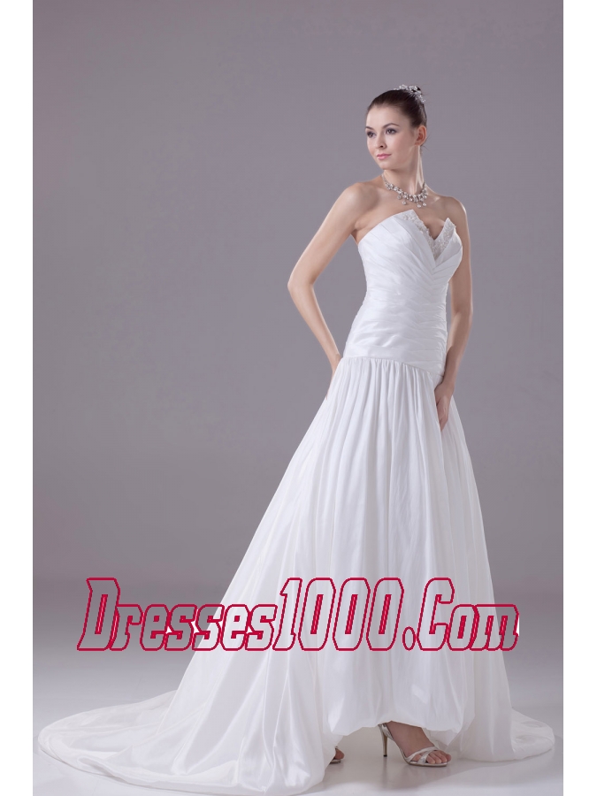 Appliques A-line / Princess Wedding Dress With Pleats Court Train