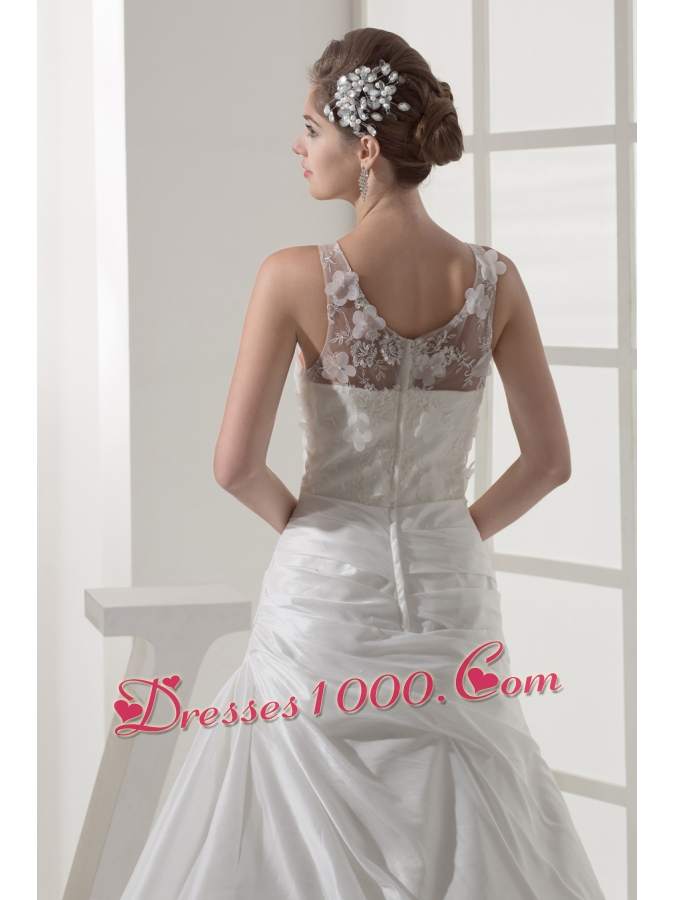 Appliques Court Train Scoop Neck Wedding Dress