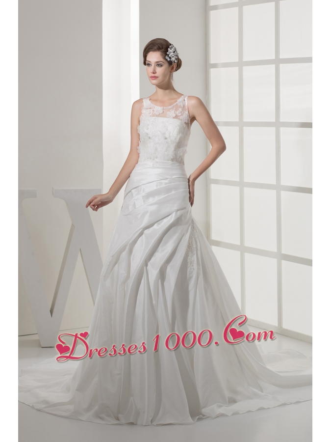 Appliques Court Train Scoop Neck Wedding Dress