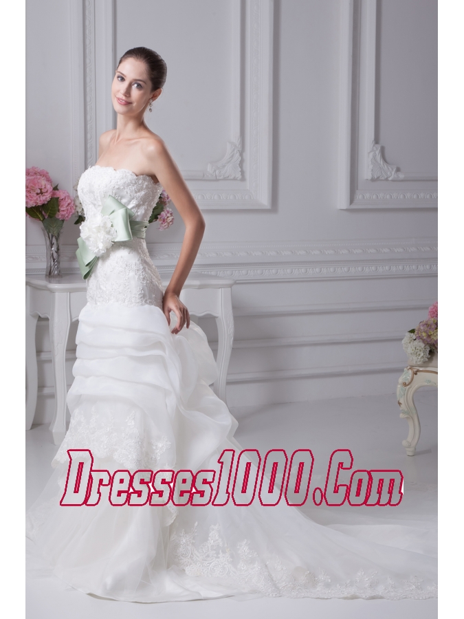 Mermaid Strapless Lace Chapel Train Wedding Dress with Fitted