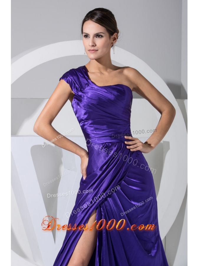 Purplr Single Shoulder Brush Train Prom Dress with Slit on The Side