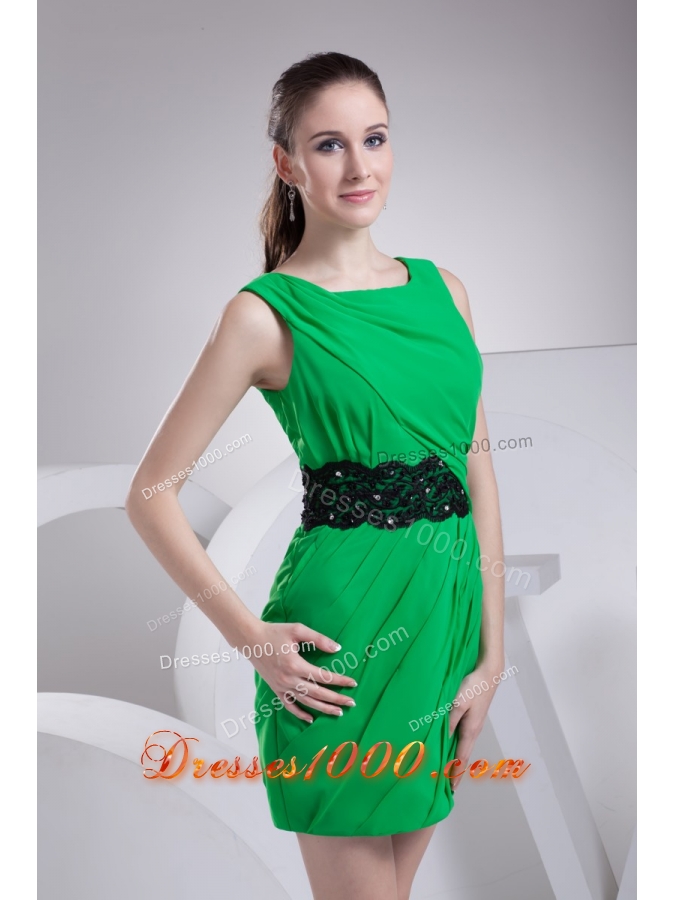 Pretty Spring Green Bateau Neck Mini Prom Dress with Appliques