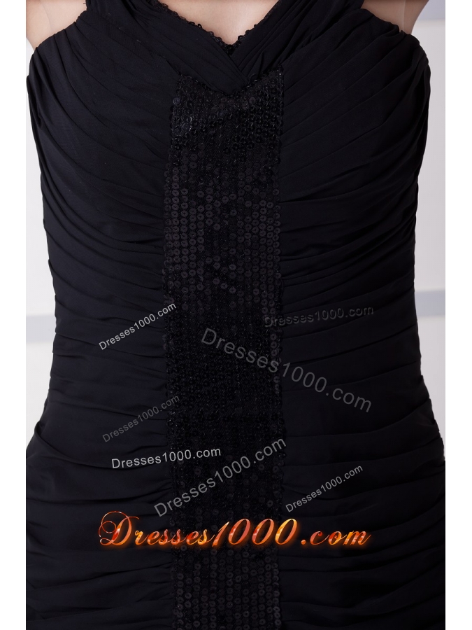 Black Wide Straps Sheath Prom Dress with Ruching and Paillettes