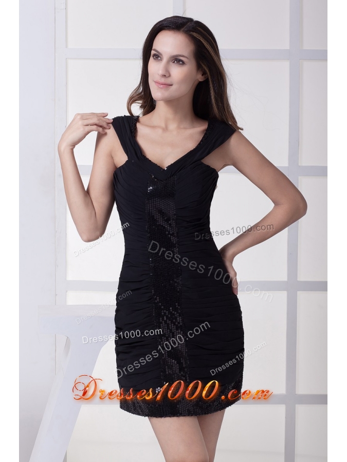 Black Wide Straps Sheath Prom Dress with Ruching and Paillettes