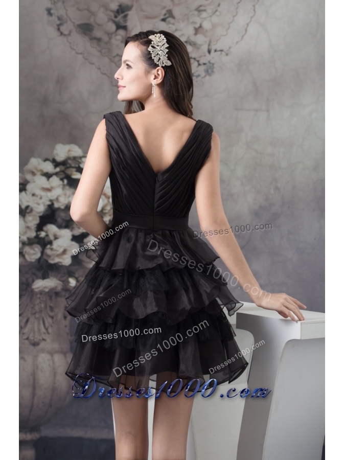 Organza Plunging V-neck Ruffle-layers Ruched Prom Dress in Black