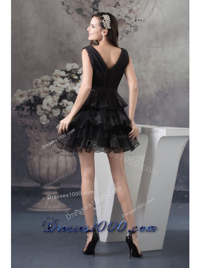 Organza Plunging V-neck Ruffle-layers Ruched Prom Dress in Black