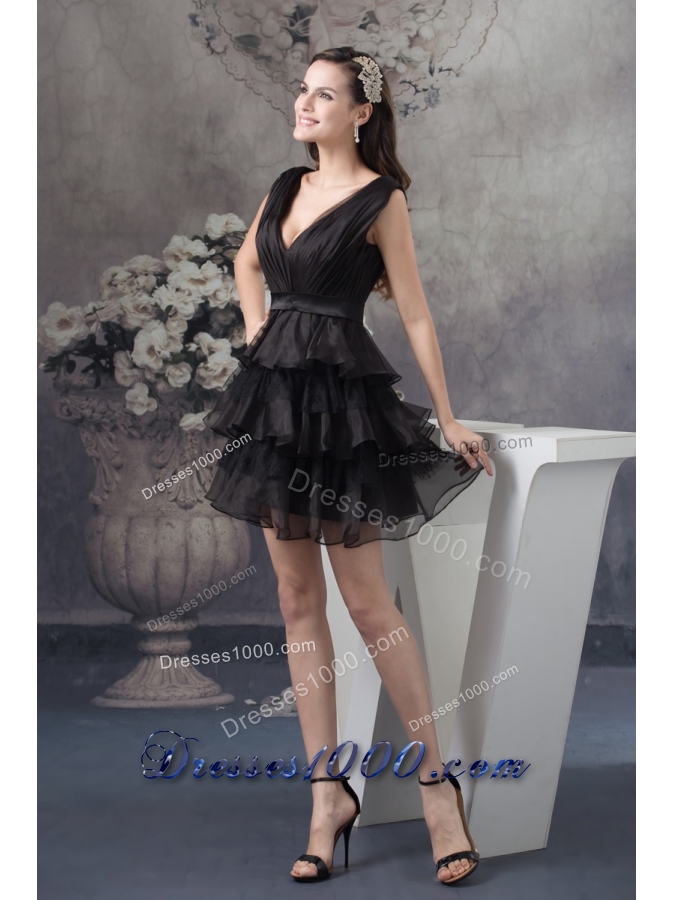 Organza Plunging V-neck Ruffle-layers Ruched Prom Dress in Black