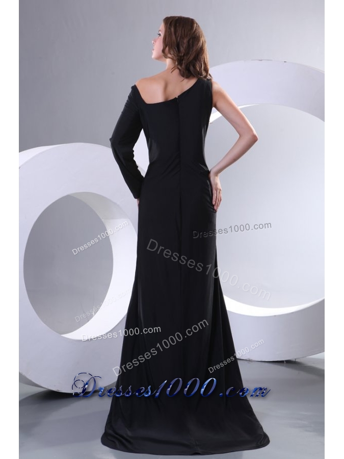 Modest Black Column 2013 Prom Celebrity Dress with Sweep Train