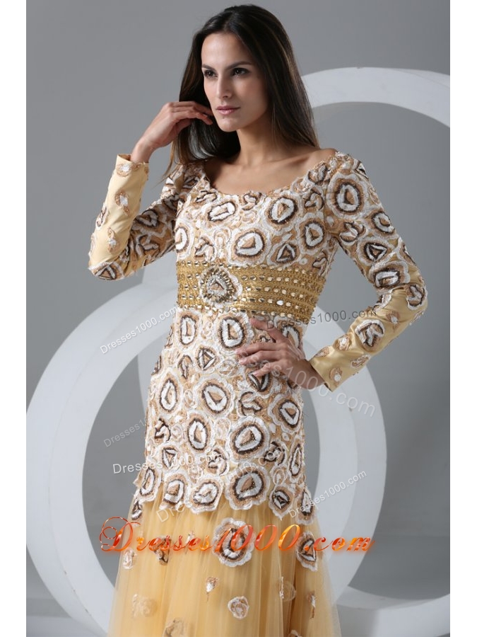 Floral Appliques Scoop Long Sleeves Champagne Prom Dresses