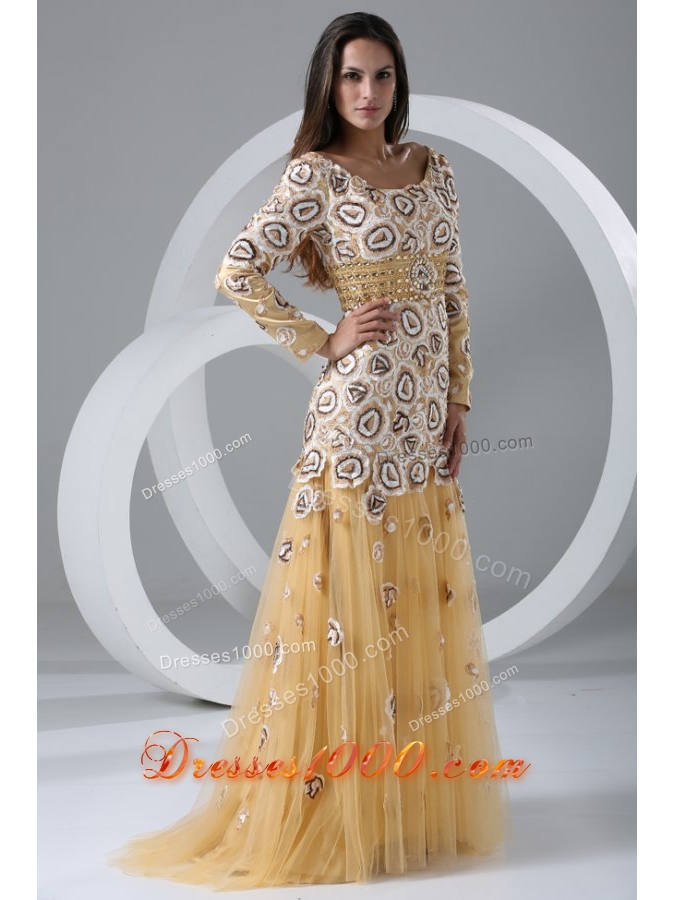 Floral Appliques Scoop Long Sleeves Champagne Prom Dresses