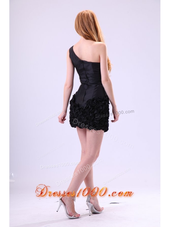 One Shoulder strap Black Short Prom Dress with Rolling Flower