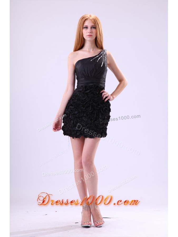One Shoulder strap Black Short Prom Dress with Rolling Flower