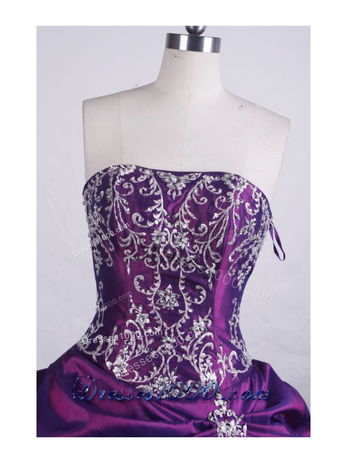 Luxurious Ball gown StraplessFloor-length Quinceanera Dresses Embroidery