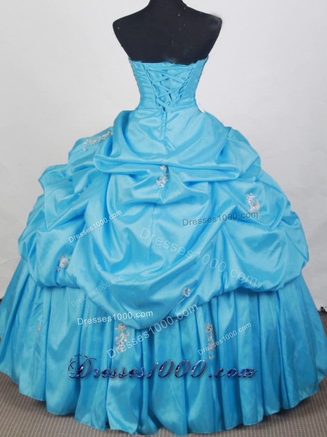 Gorgeous Ball Gown Strapless Floor-length Quinceanera Dress