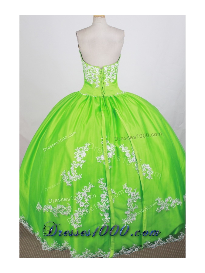 Luxurious Ball Gown Strapless Floor-length Quinceanera Dress