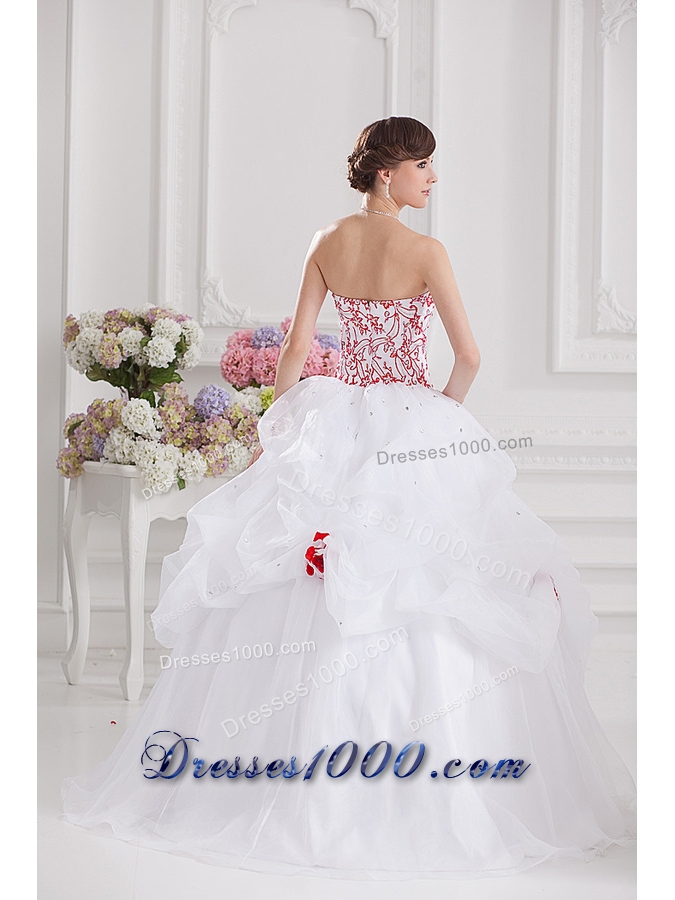 2014 Ball Gown Sweetheart Appliques and Pick ups Quinceanera Dress in White